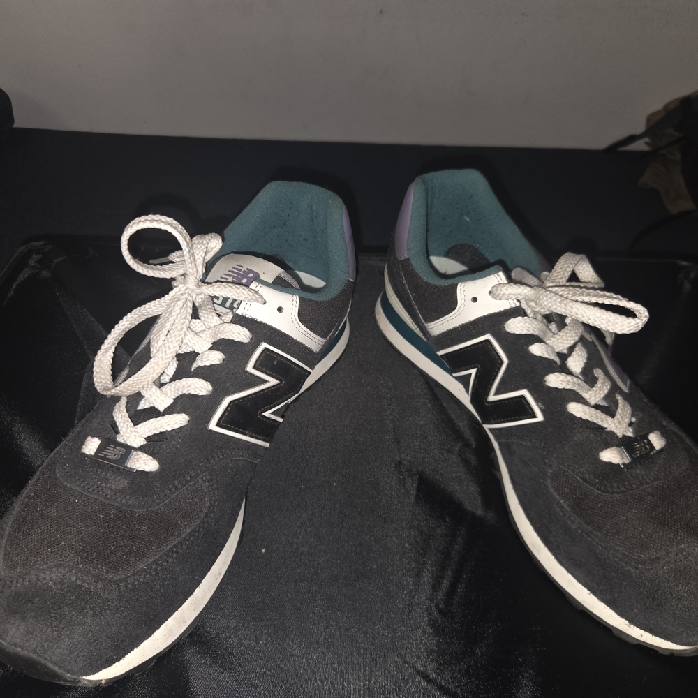 New Balance Black Sneakers